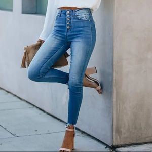 NWT KanCan Kan Can Button Fly Shark-bite High Rise Skinny Jeans Denim Pants.